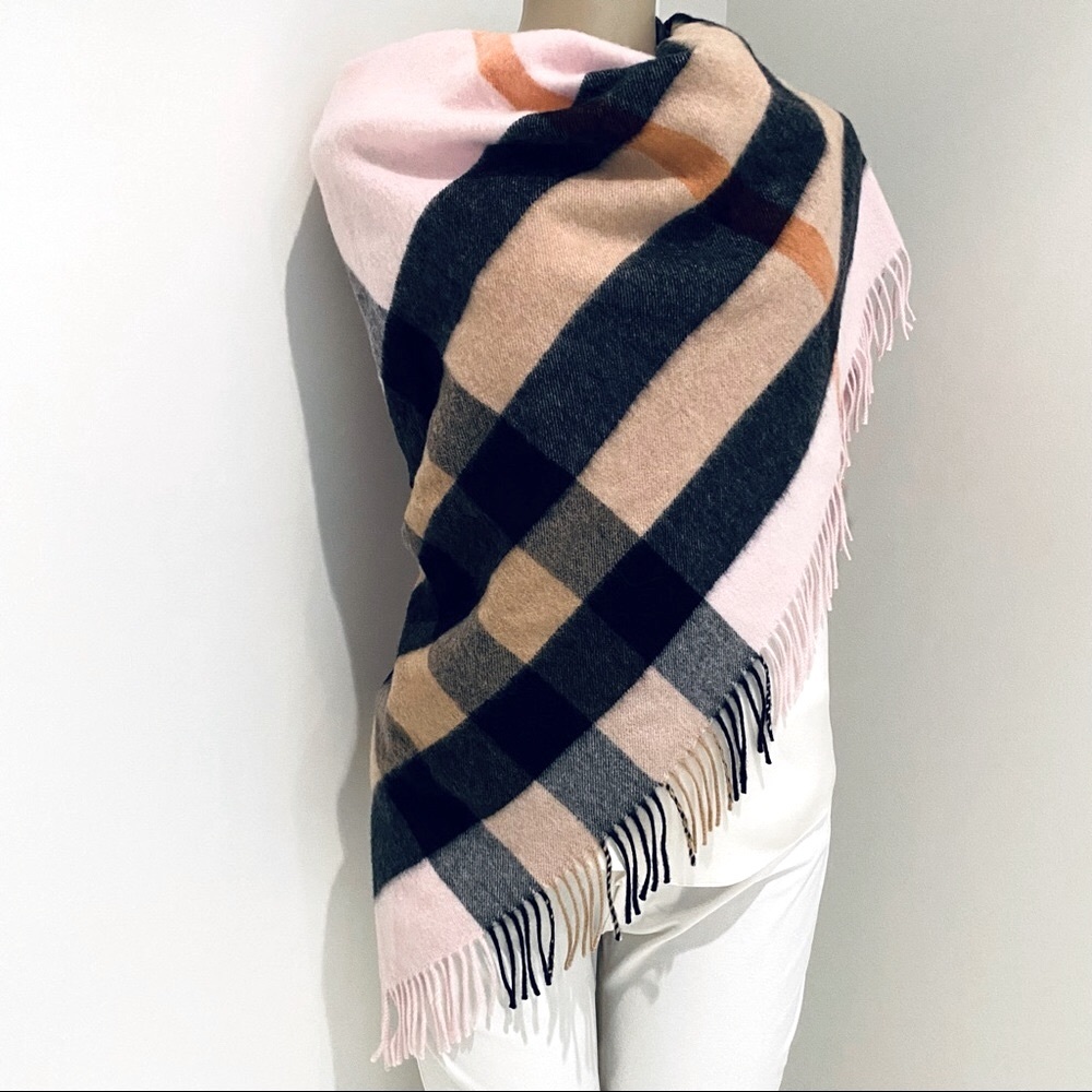 BURBERRY HALF MEGA CASHMERE BANDANA SCARF / WRAP - Picture 2 of 10